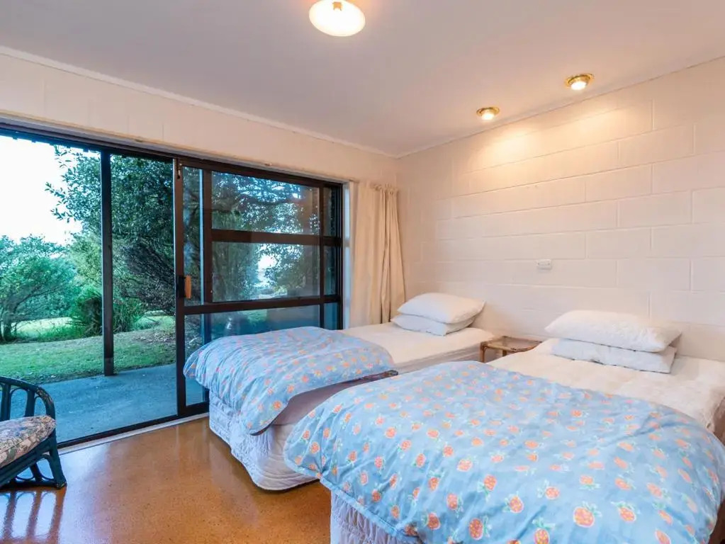 Talinga Ocean Views - Mangawhai Holiday Home