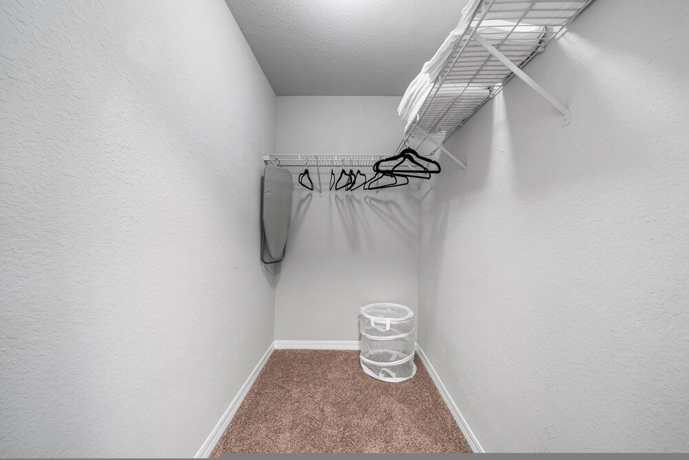 Spacious 3BR 2BA w Pool Gym Near Airport 4