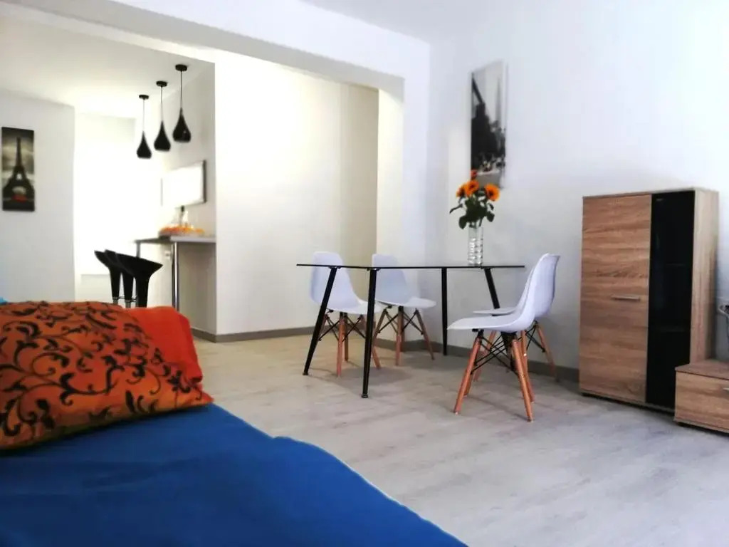 3 Bedroom 150 m from the beach