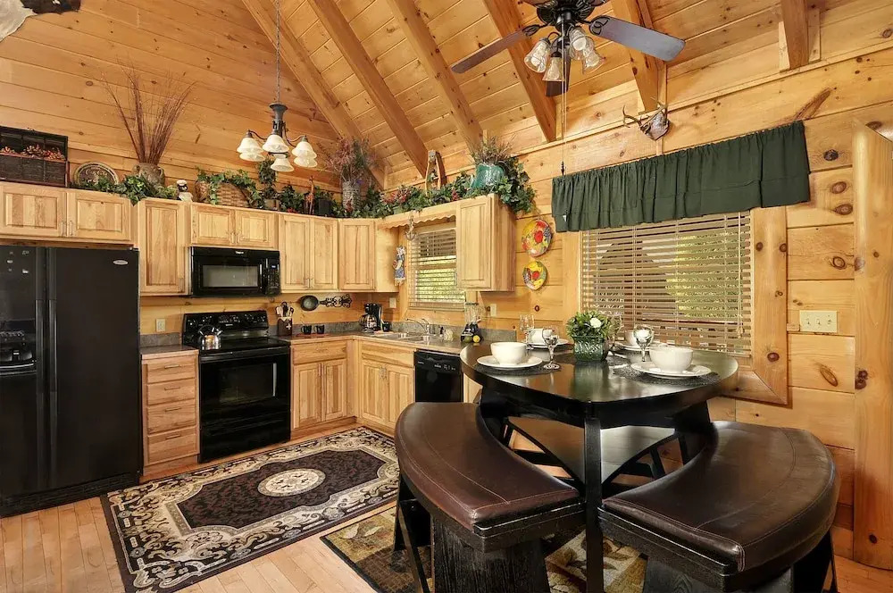 Hakuna Matata - 2 Br cabin by RedAwning