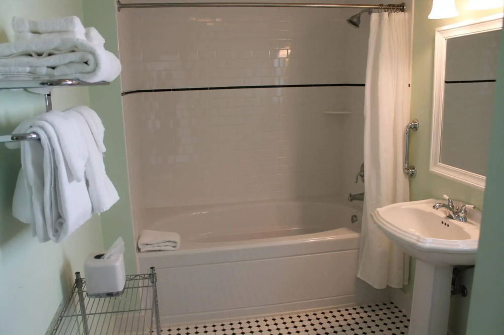 Captain's Cottage Suites