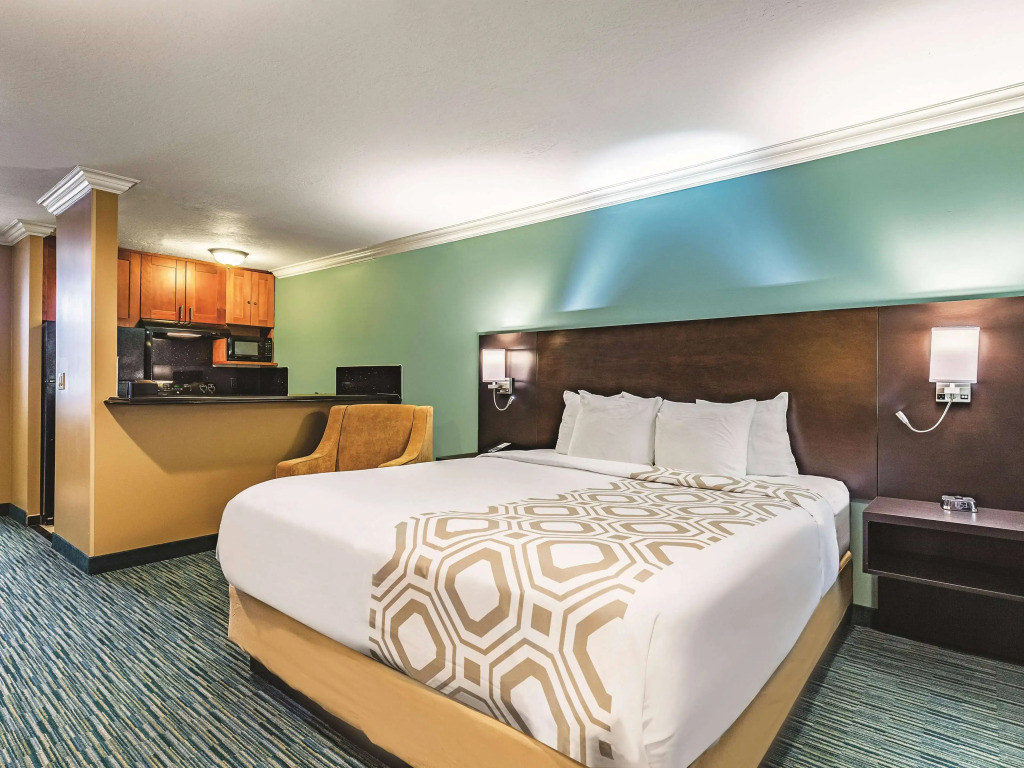 La Quinta Wyndham SFO Airport West Millbrae-Presidents Award Winner-FREE ARPRT SHTL