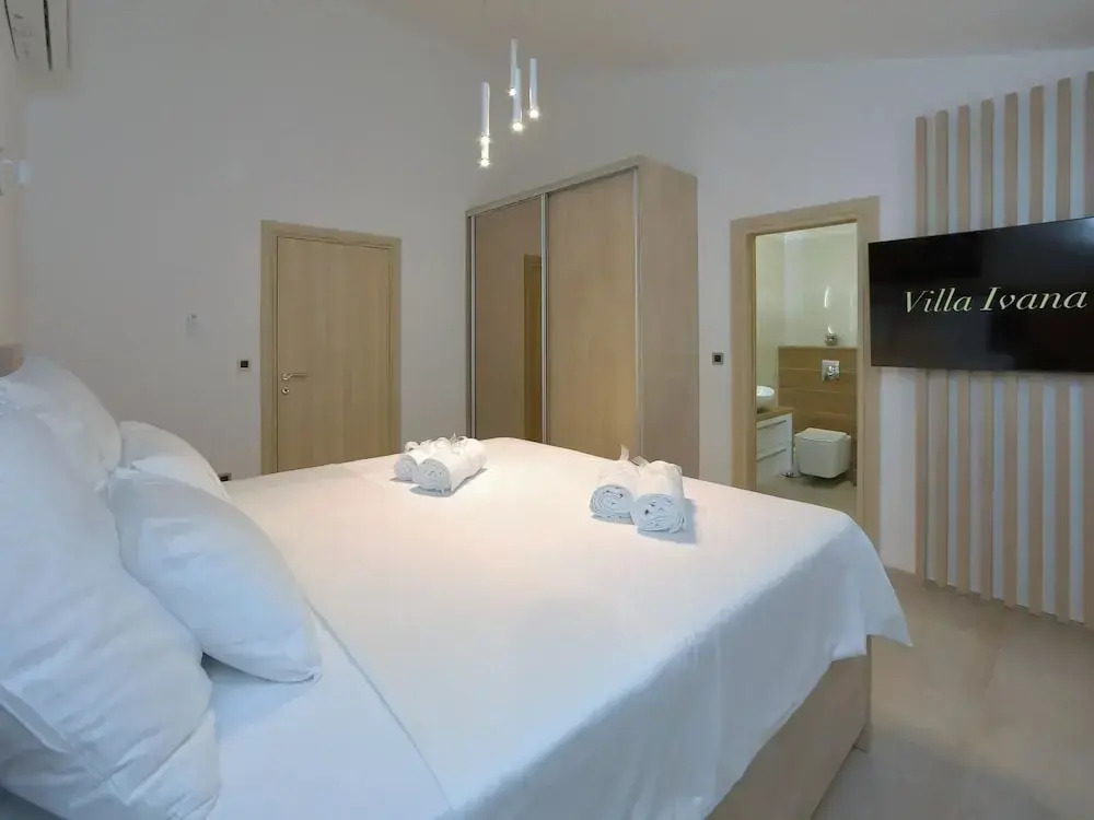 Villa in Starigrad with heated pool