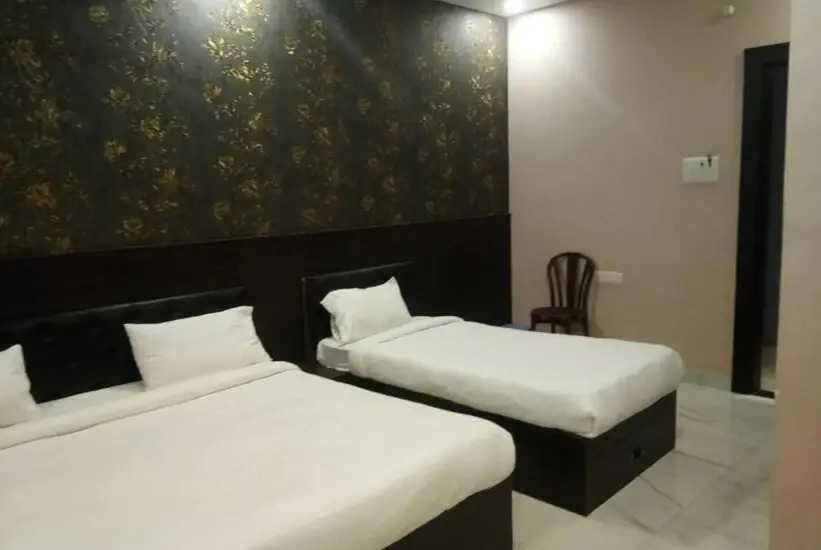 Hotel V K Inn