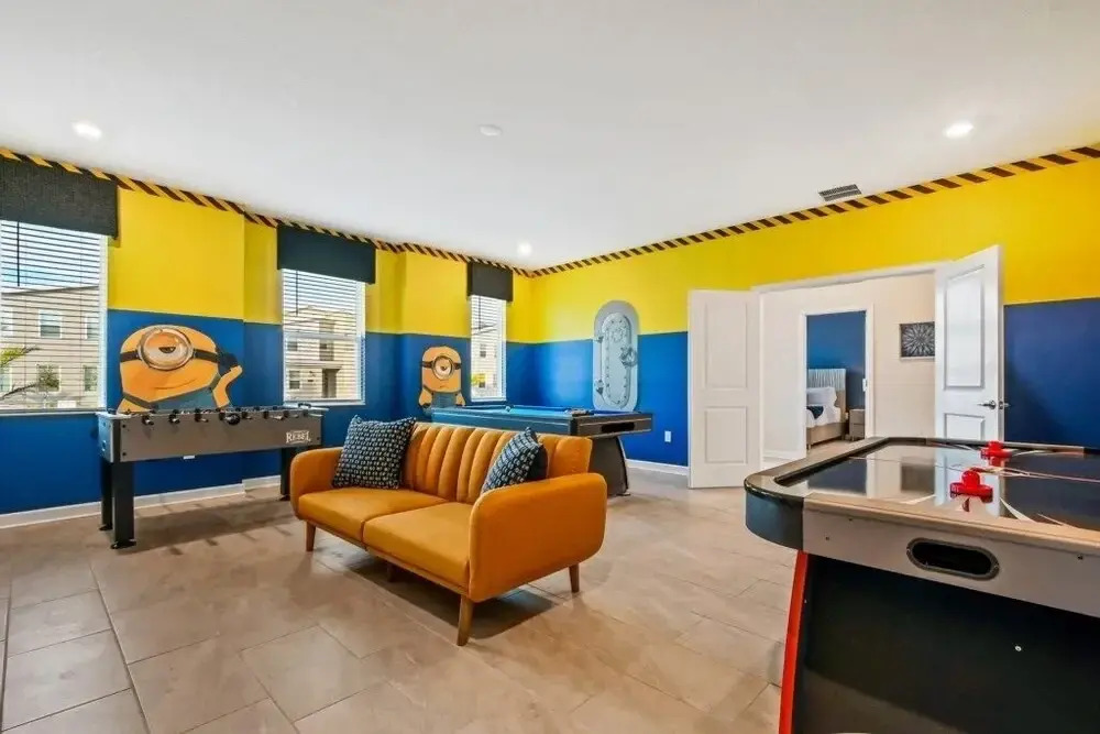Storey Lake - 9 Bedroom Home With Pool - 1679st 9 Home by Redawning