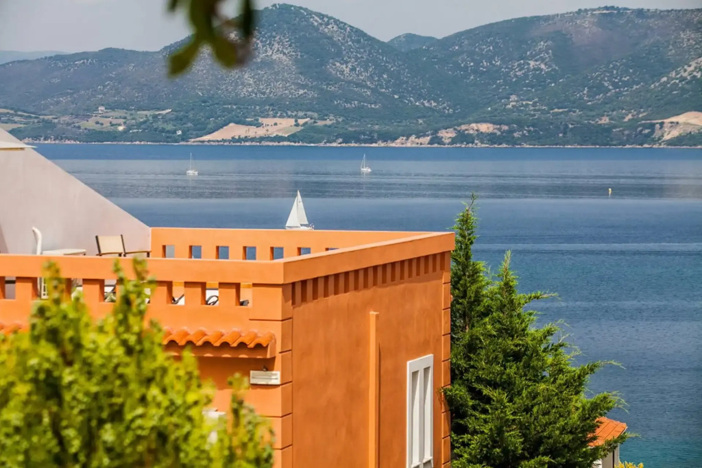 Thalassa Hotel