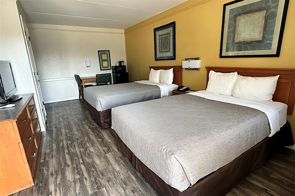 Baymont by Wyndham Nacogdoches Near University