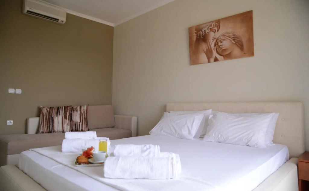 Crown Hotel