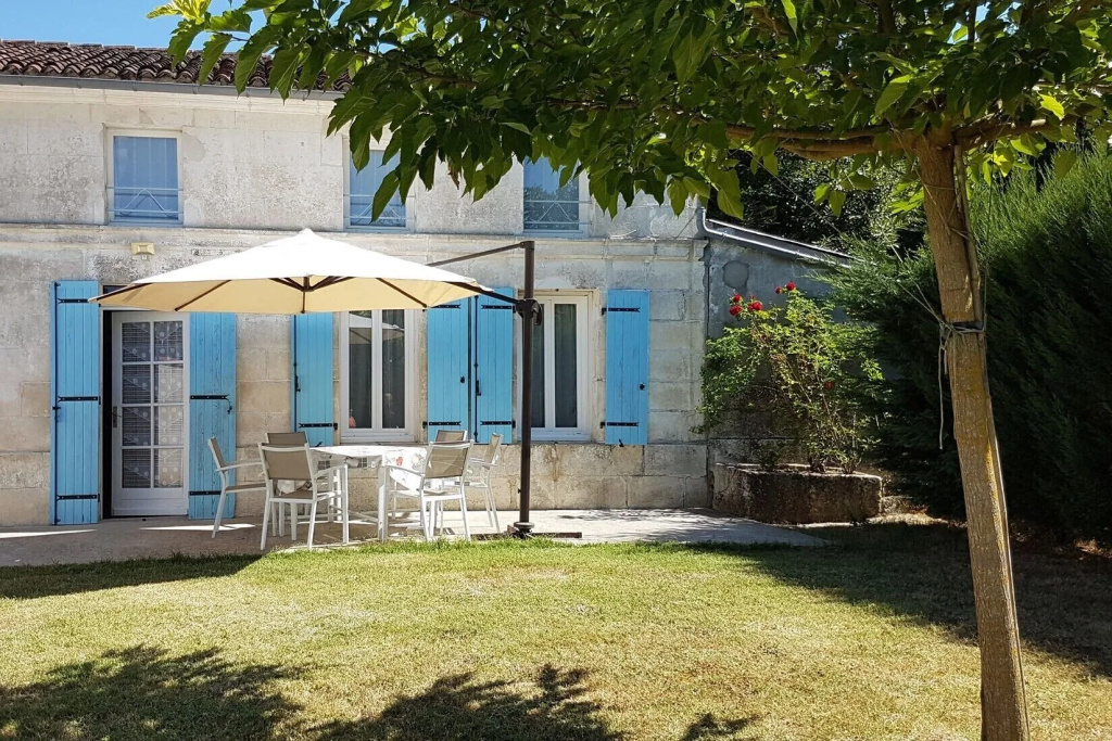 Appart Nature LESCALE - Saintes - Calme, Piscine, Parking, Terrasse
