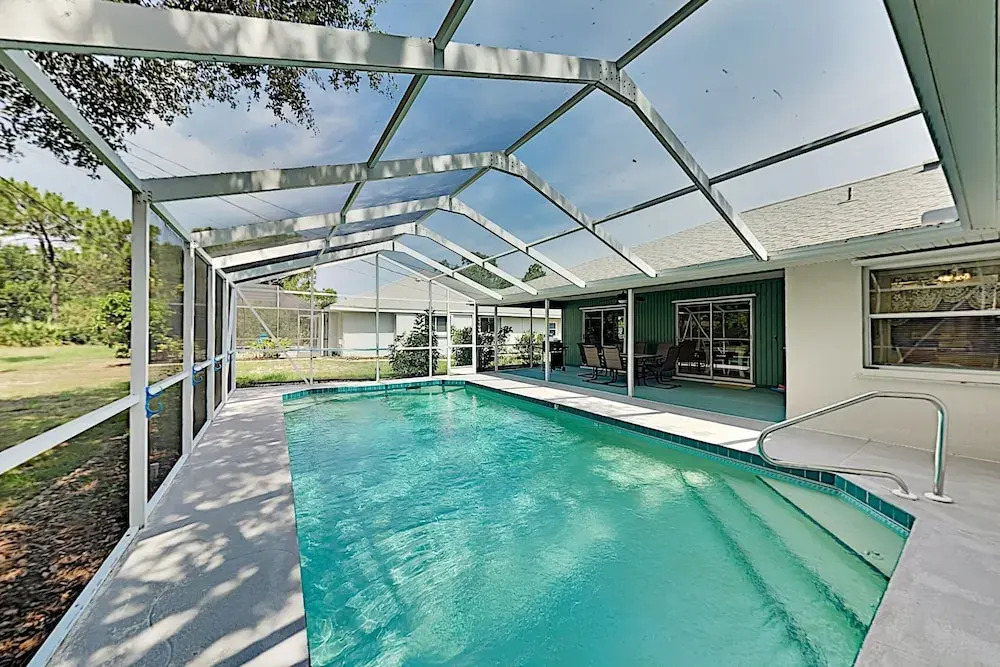 Corner Lot W/ Lanai & Private Pool 3 Bedroom Home