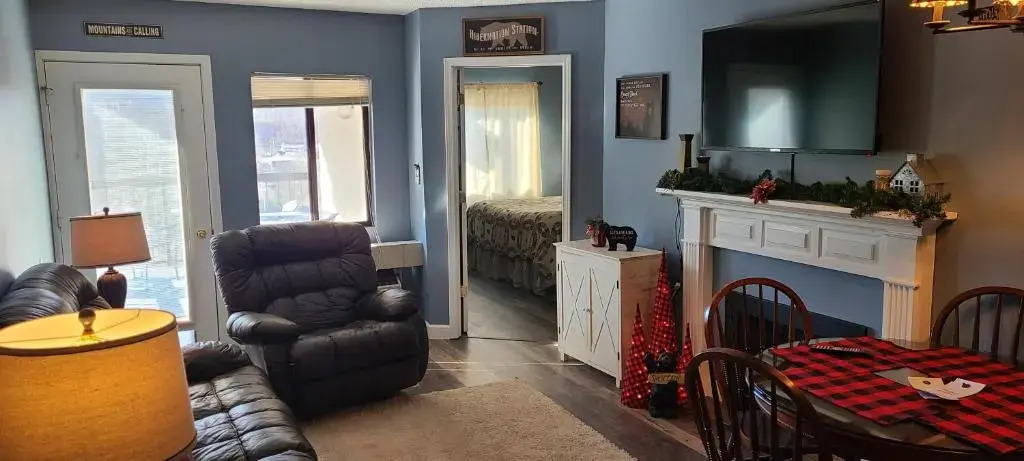 Gatlinburg Chateau Condo 301