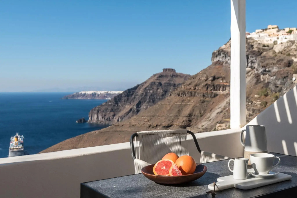 Porto Fira Suites