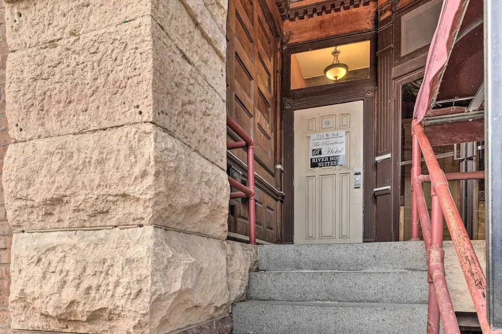 Pet-friendly Apt: Walk to Missouri River!