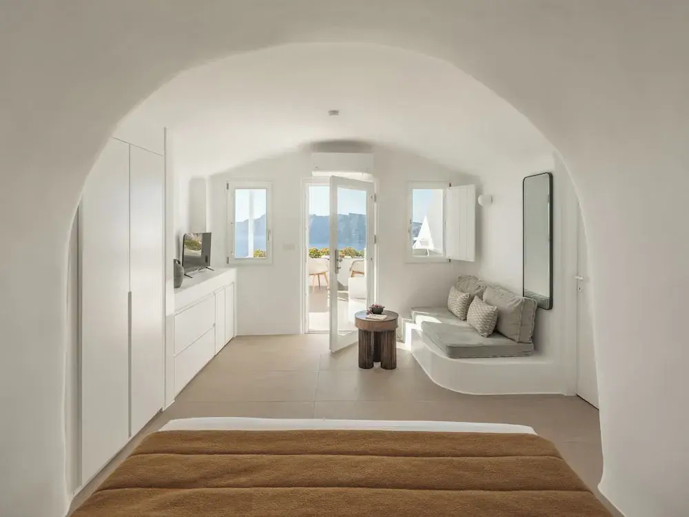 Cave Suite Oia