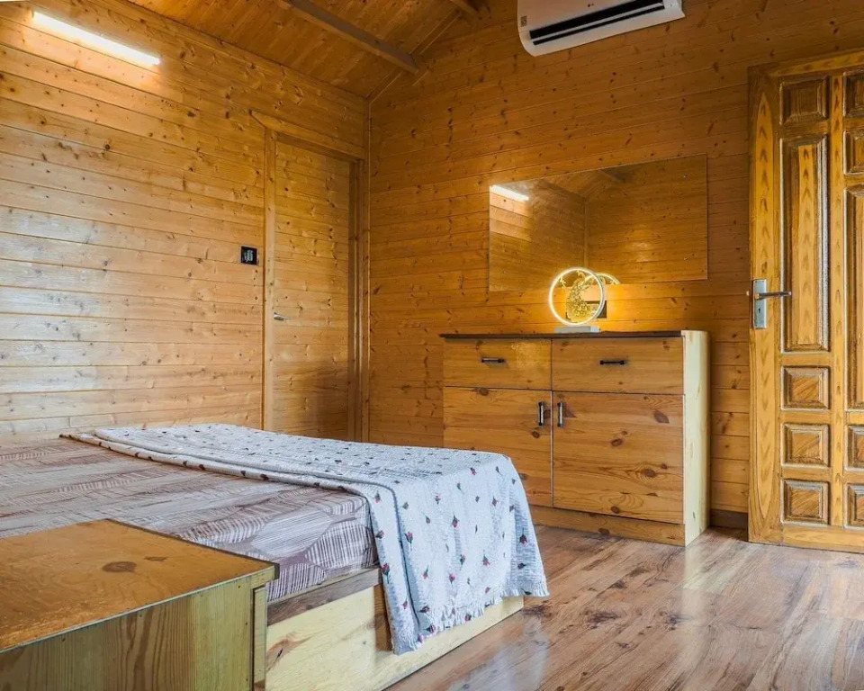 Jolly Retreat