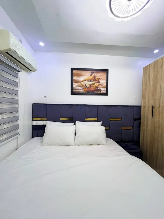 Luxurious 3BR Apartment 247 Power City Views