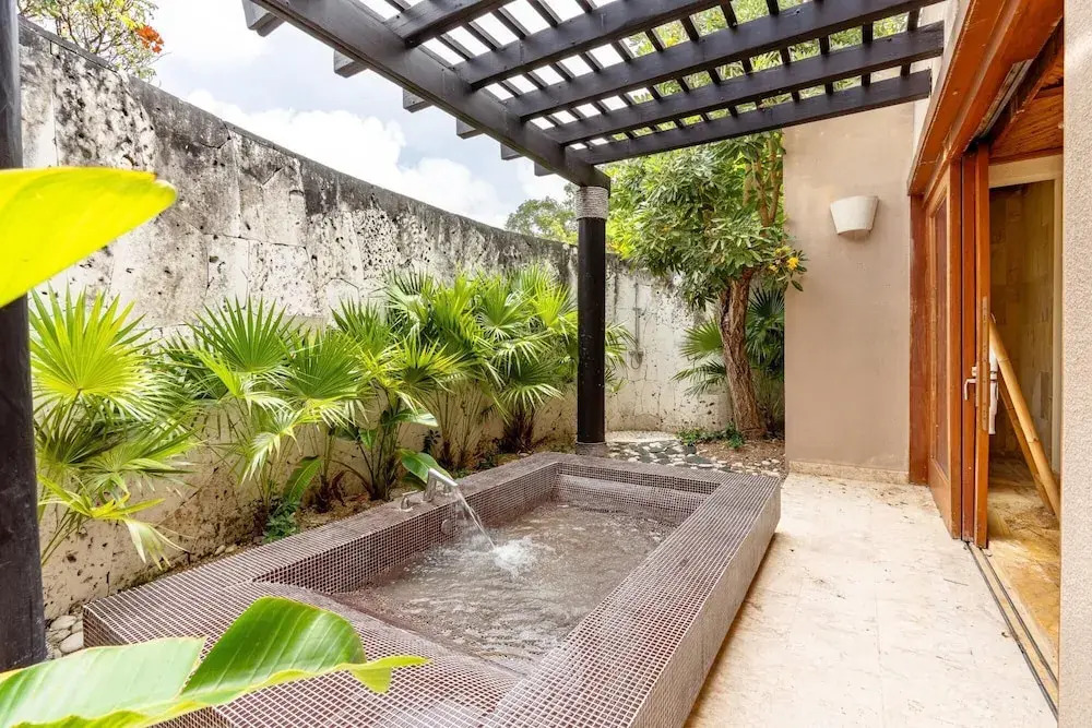 Rustic Private Bungalow at Green Village w Picuzzi Included