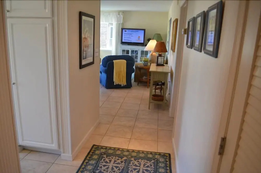 PPV F-3 - 2 Br Condo