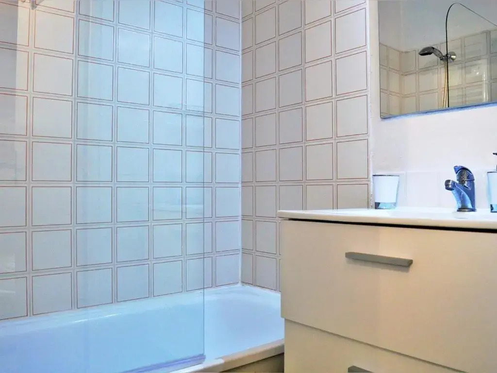 Appartement Le Lavandou, 2 pièces, 5 personnes - FR-1-251-352