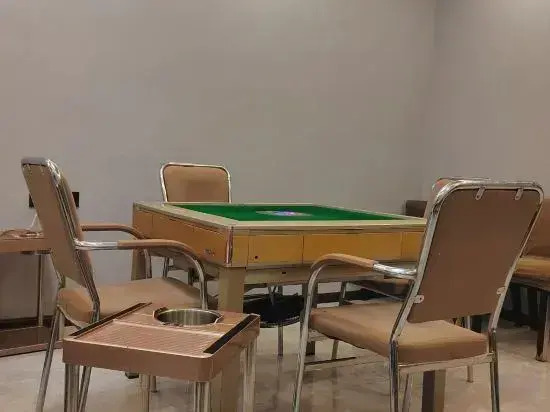 Gray E-sports Theme Hotel lijiang