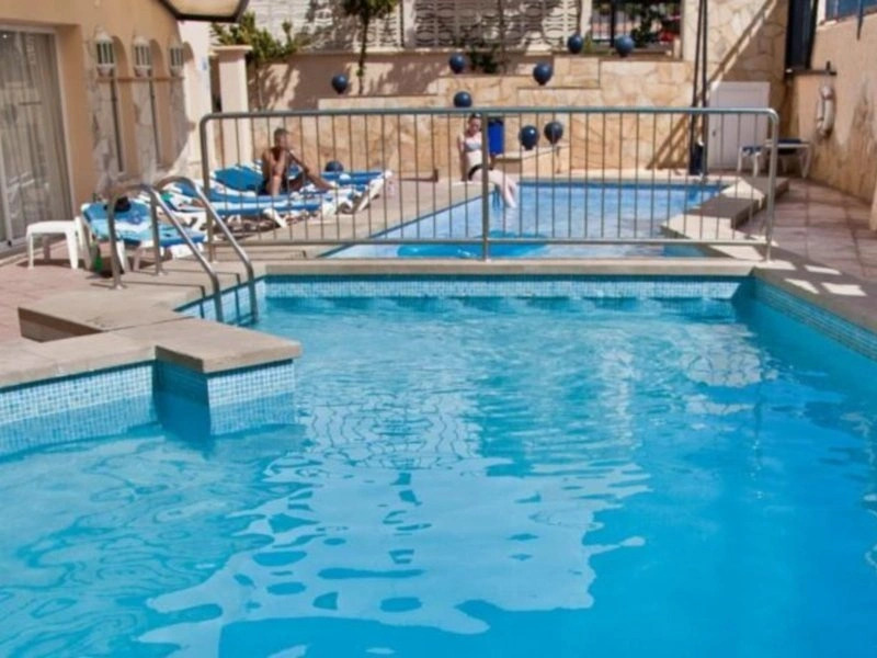 Atzaro Apartments
