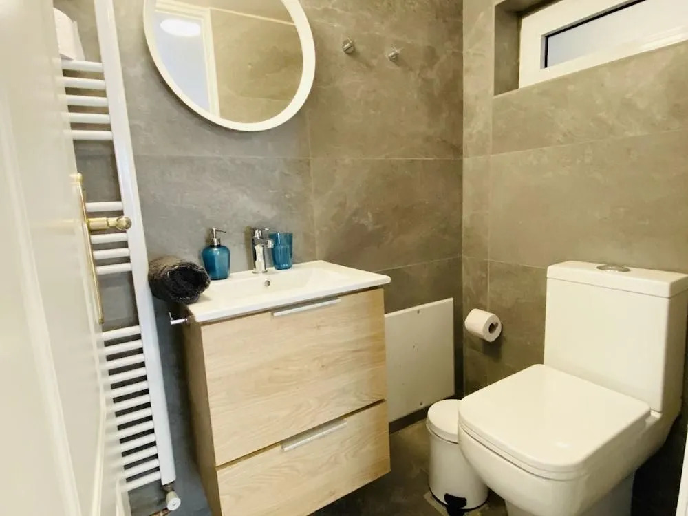 Central Syntagma Square Studio in Athens - Shell