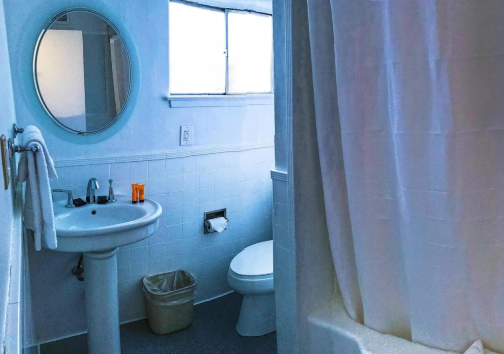 Americas Best Value Inn Golden Bear Inn