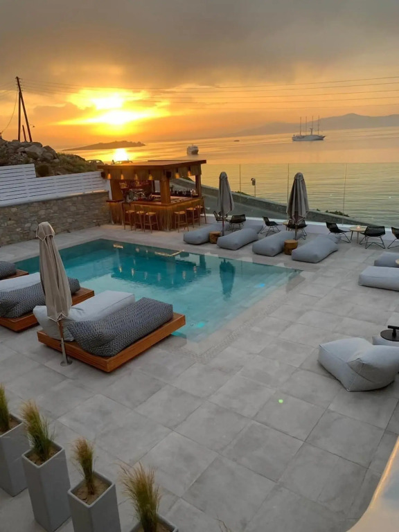 Apiro Mykonos