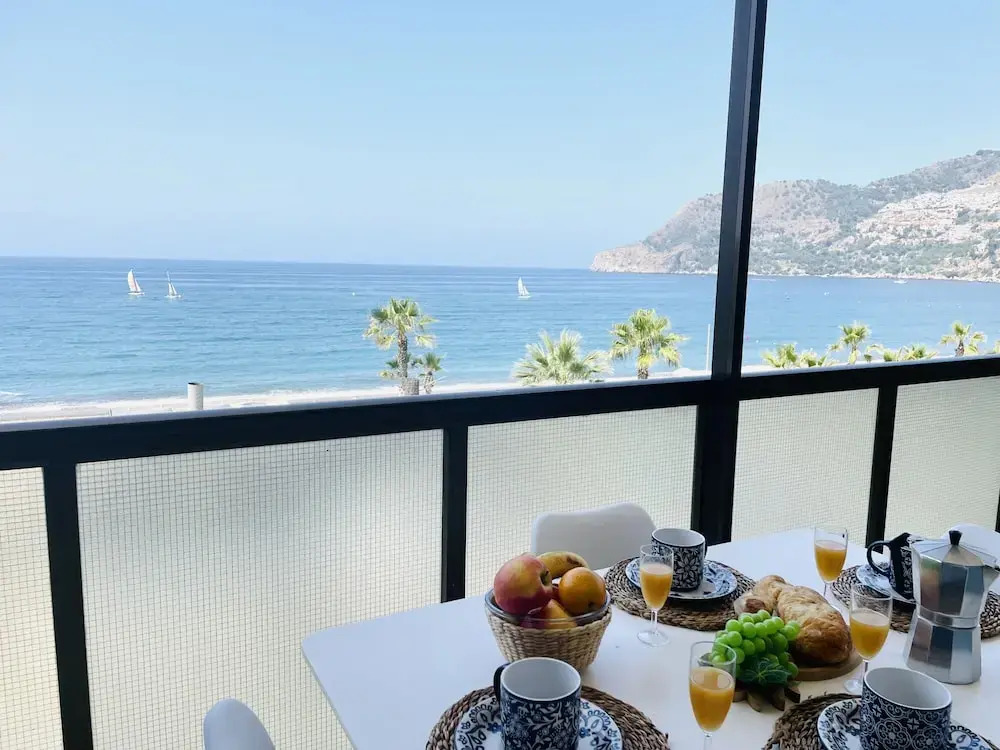 Apartamento Sol y Mar la Herradura by At Home Cost