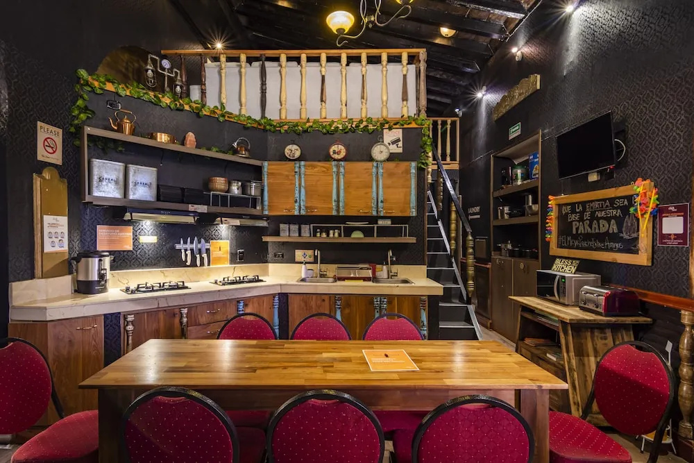 The Clock Hostel & Suites