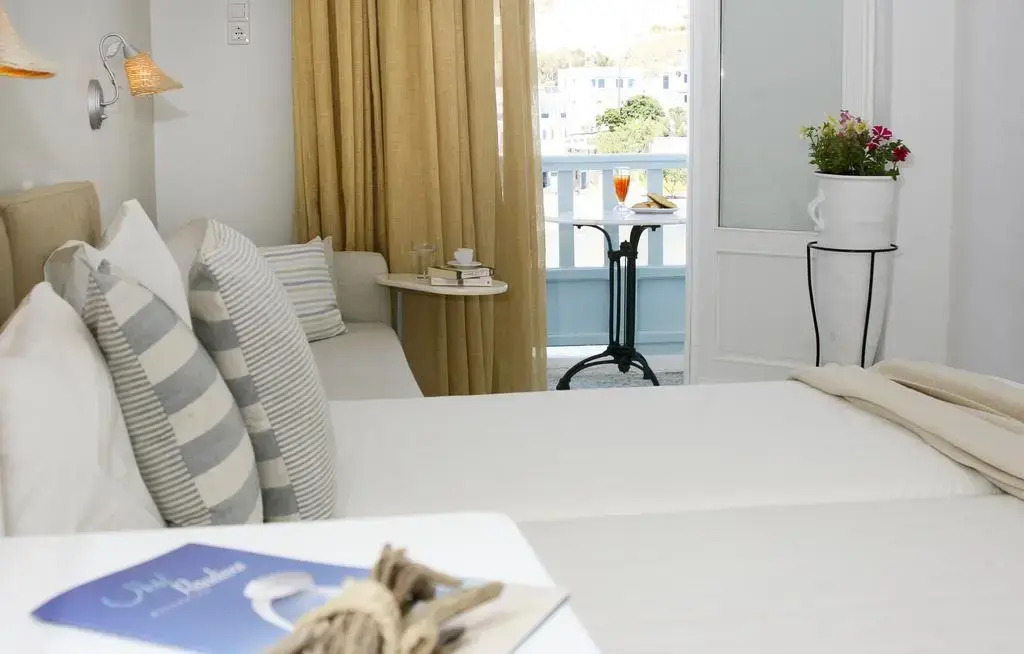 Paradissos Hotel