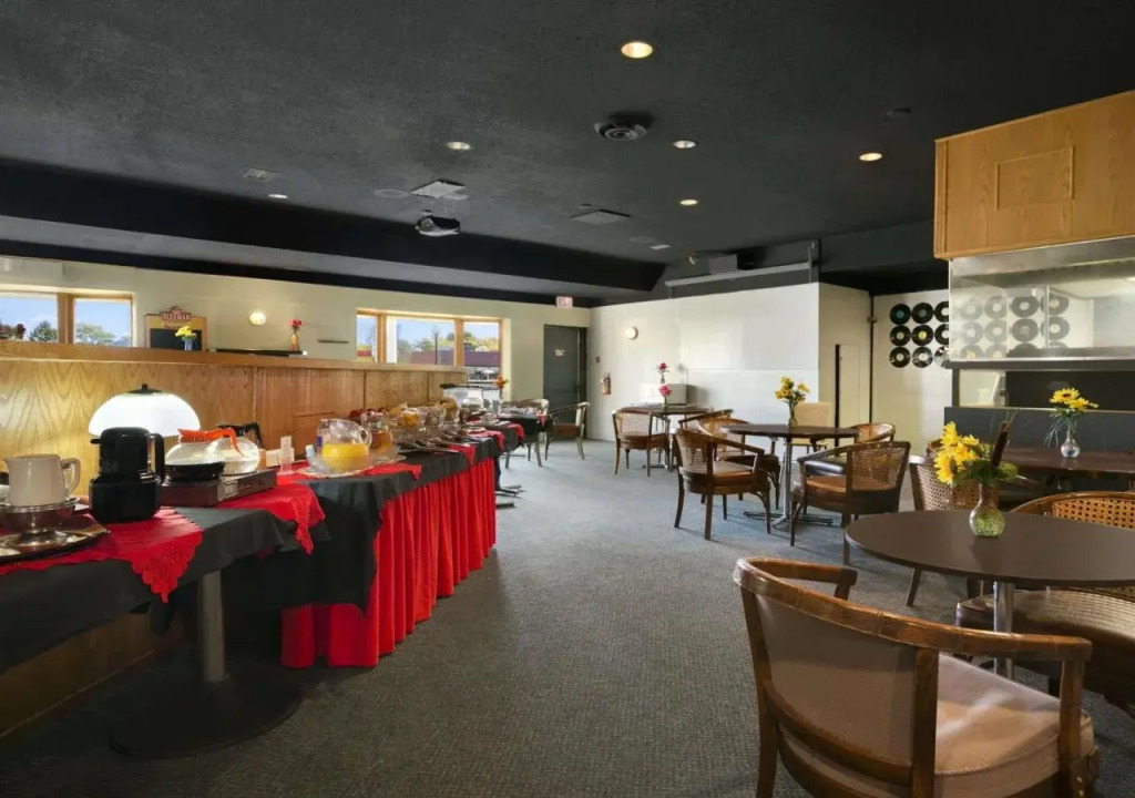 Howard Johnson Cornwall