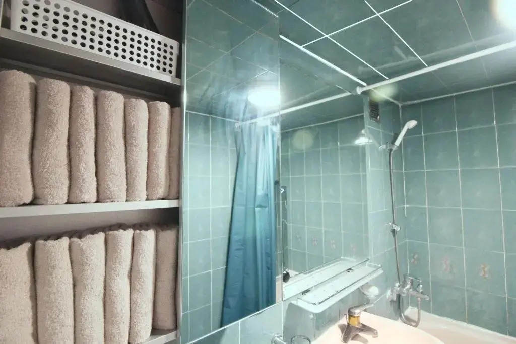 MTT Guest House