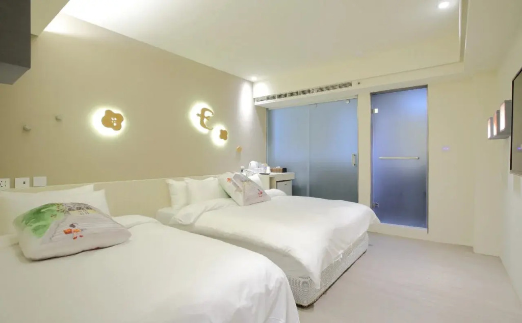 Ours Hotel