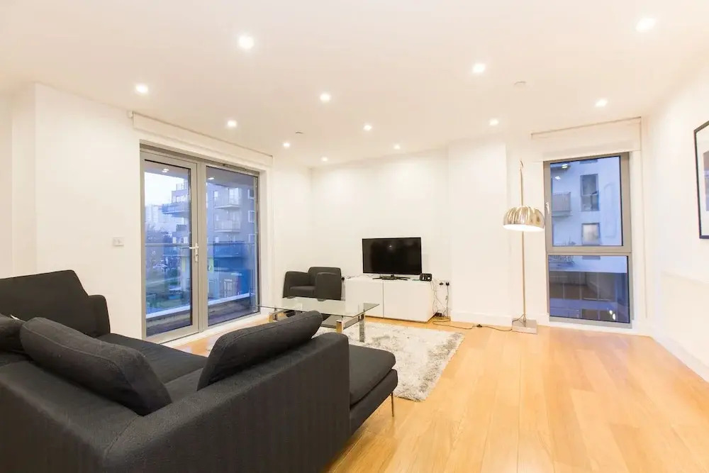 Two Bedroom Apartment Aldgate