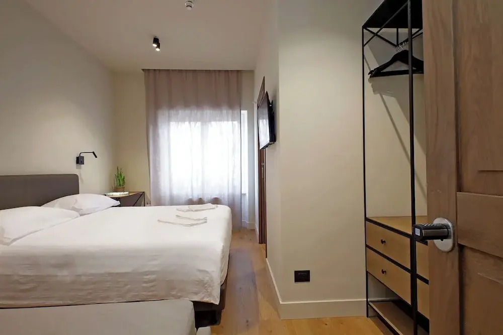 The Place Gallia - New Guesthouse San Giovanni- self check-in -near metro