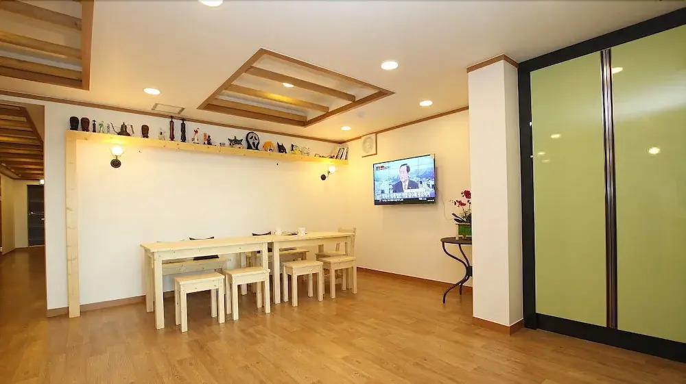 Gyeongju Bee House