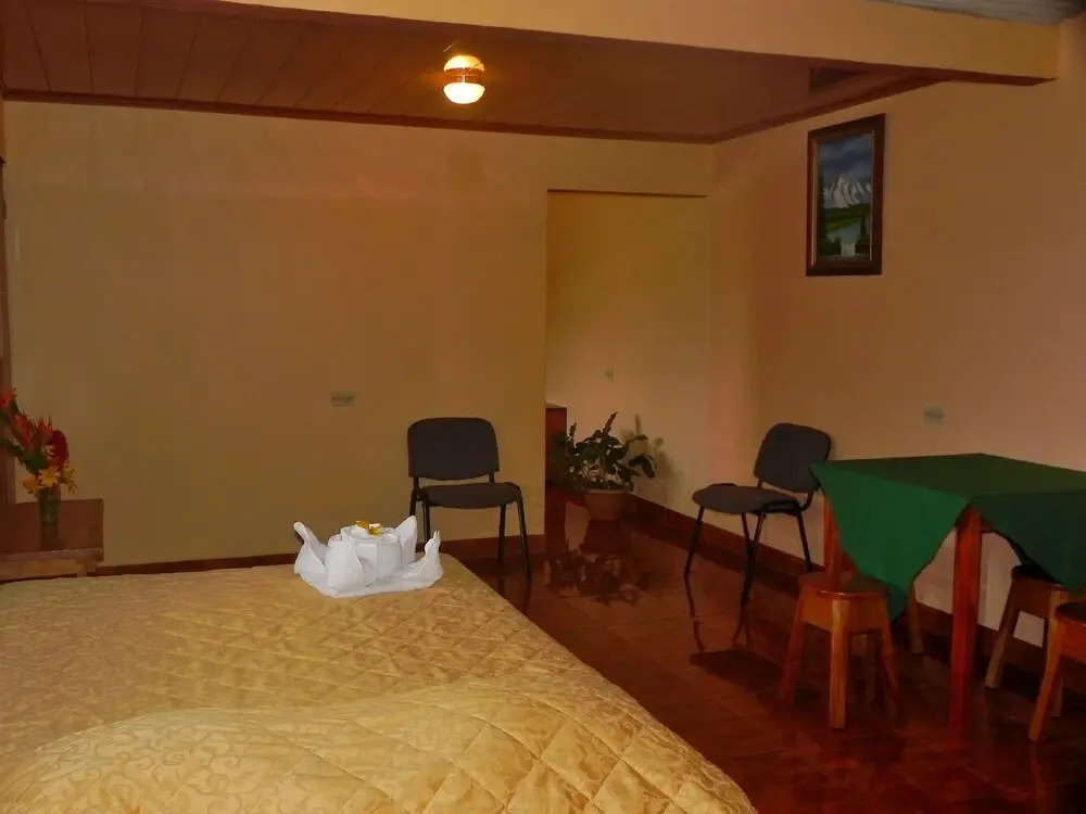 Los Tucanes Lodging