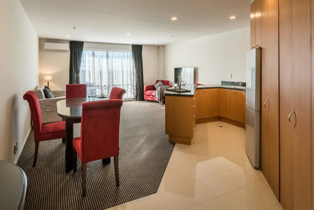 Fino Hotel & Suites