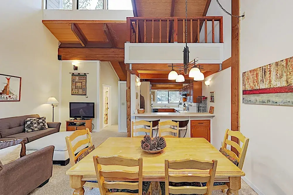 All-seasons , Near Northstar Resort 2 Bedroom Condo