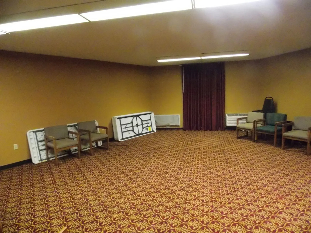 Econo Lodge Inn & Suites Brookings