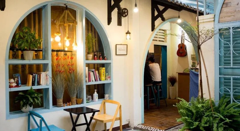 KHA Hostel & Cafe