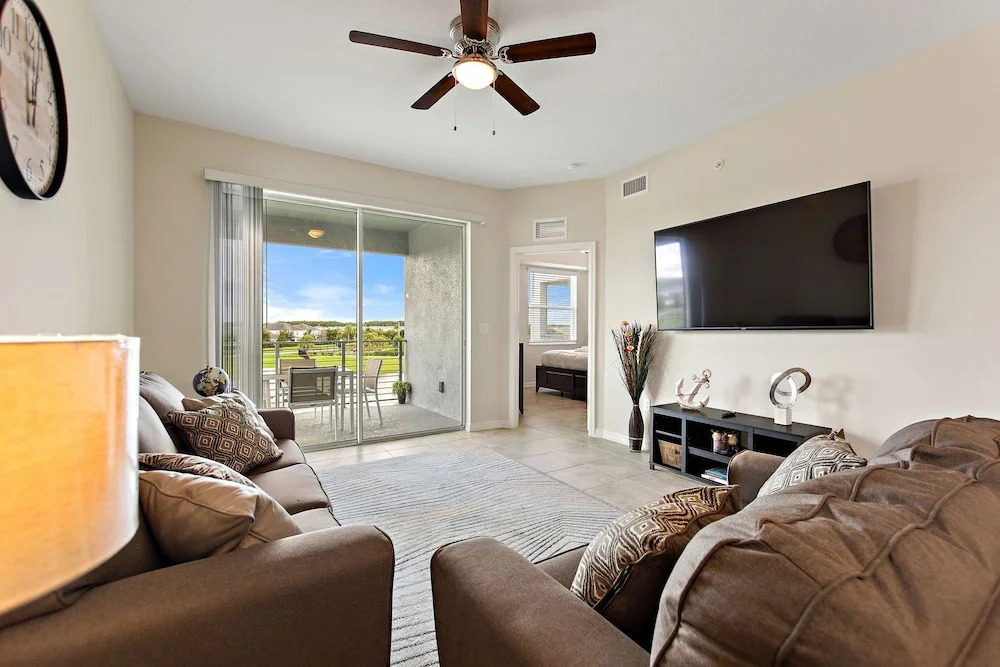 Triple Header Storey Lake By Shine Villas #700