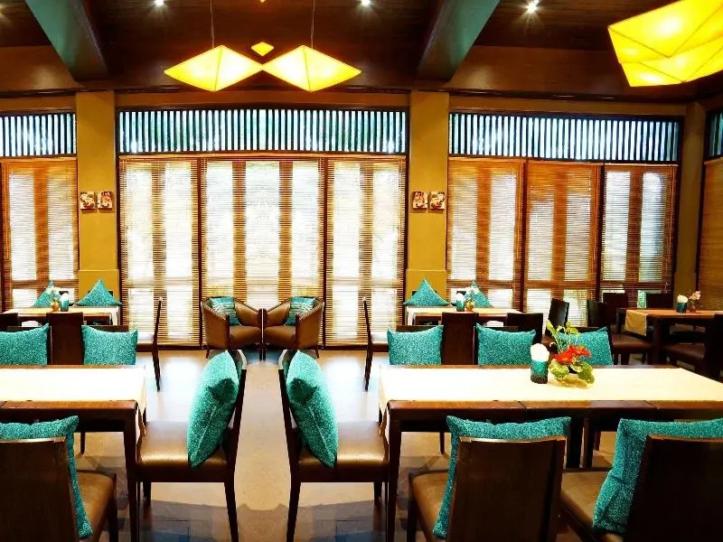 Eiamsiri Resort