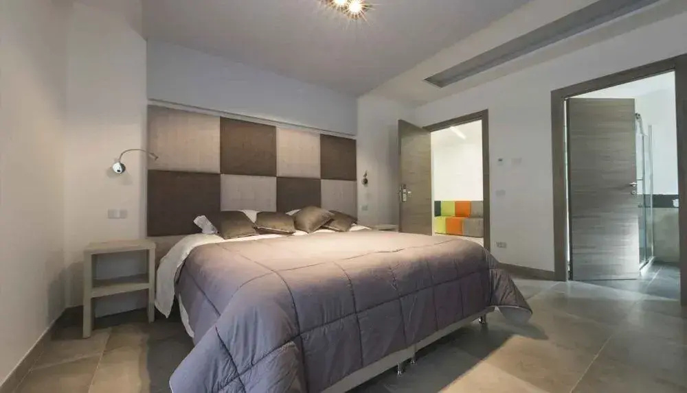 De Vivo Realty - Orange Suites Sorrento