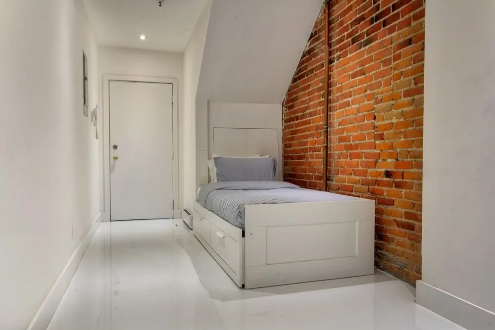Modern 2BR in Trendy Plateau by Namastay