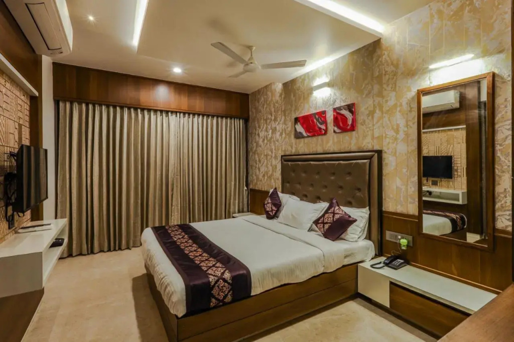 Blisss Hotel, Kolhapur