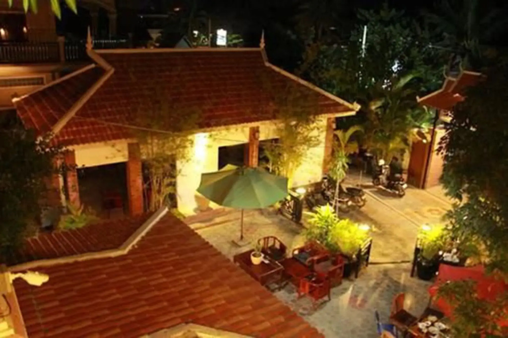The Coconut House Hotel