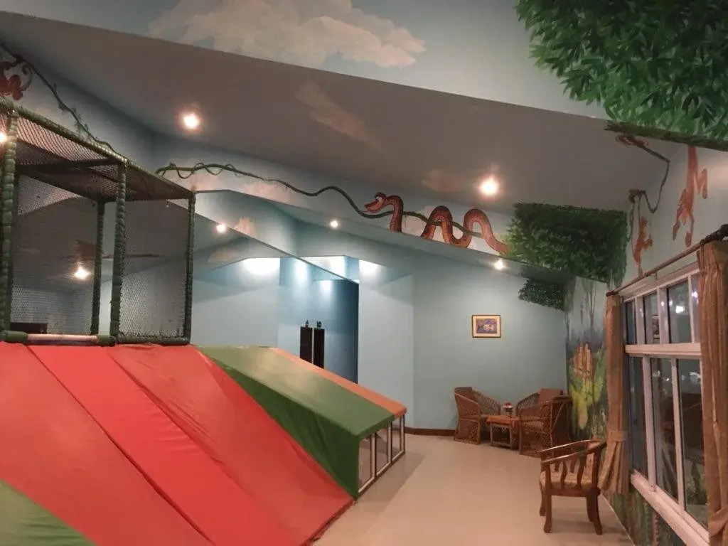 The Corner Transit Hostel