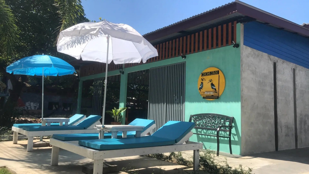 Chomjan Hostel